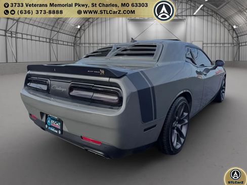 Used 2017 Dodge Challenger R/T Scat Pack RWD image 3