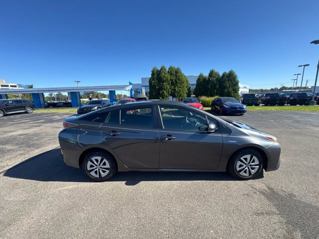 Used 2017 Toyota Prius Three w/ Carpet Mat Package FWD image 7