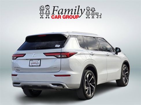 Used 2024 Mitsubishi Outlander SEL image 4