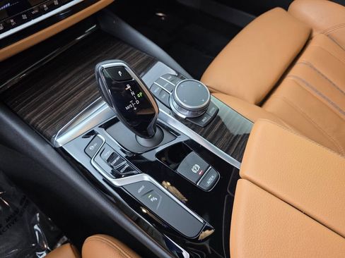 Used 2019 BMW 530e RWD image 25