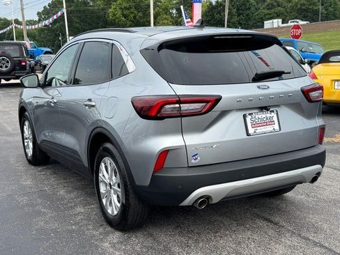 Used 2023 Ford Escape Active w/ Tech Pack #2 FWD image 6