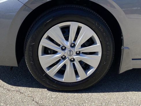 Used 2025 Nissan Sentra S image 14