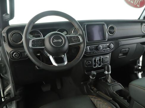 Used 2023 Jeep Wrangler Unlimited Sahara AWD/4WD image 2