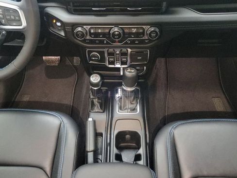 Used 2024 Jeep Wrangler High Altitude image 21
