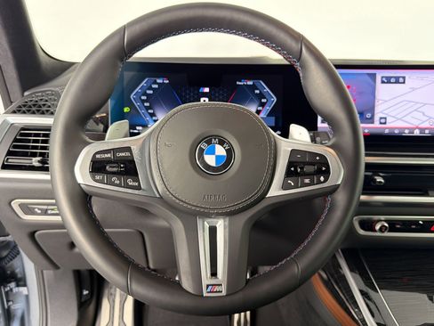 Certified 2025 BMW X7 M60i image 15