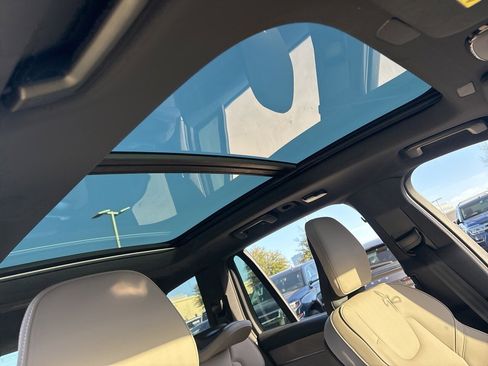 Used 2025 Volvo XC90 B6 Plus image 15