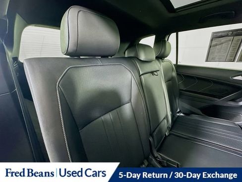 Used 2022 Volkswagen Tiguan SE R-Line image 28