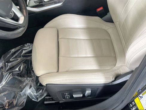 Used 2020 BMW 330i xDrive Sedan w/ Premium Package image 19