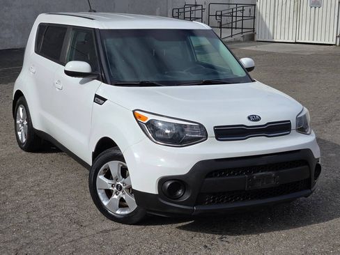 Used 2017 Kia Soul FWD image 3