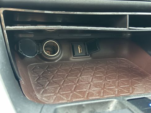 Used 2020 Toyota RAV4 Limited image 22