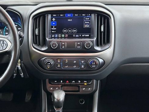Used 2022 Chevrolet Colorado Z71 AWD/4WD image 12
