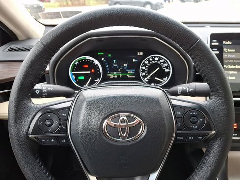 Used 2021 Toyota Avalon XLE image 19