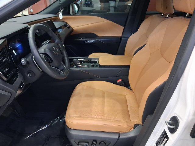 Used 2025 Lexus RX 350 FWD w/ Technology Package image 12