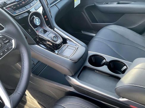 Used 2025 Acura RDX SH-AWD image 18