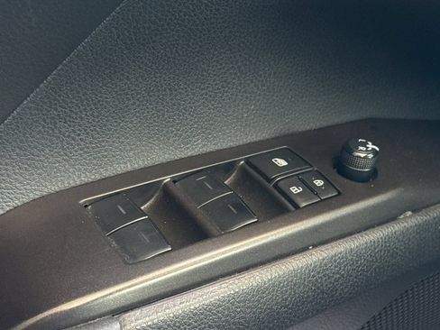 Used 2024 Toyota Camry SE FWD image 13