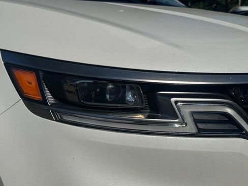 Used 2024 Kia Carnival SX Prestige image 9