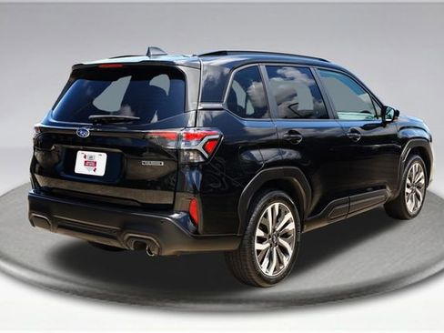 Used 2025 Subaru Forester Touring AWD/4WD image 14