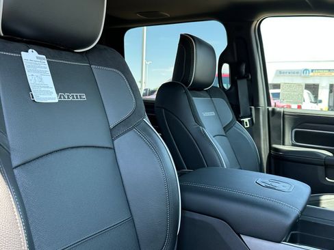 New 2026 RAM 2500 Laramie AWD/4WD image 13