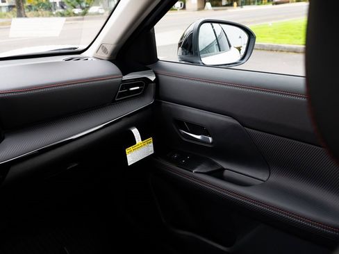 New 2026 Nissan Kicks SR w/ Cold Weather Package image 10