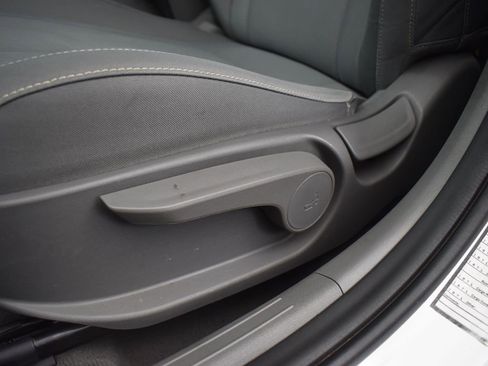 Used 2023 Hyundai Elantra SEL image 28