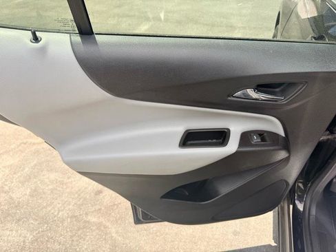Used 2023 Chevrolet Equinox LS w/ LS Convenience Package AWD/4WD image 13
