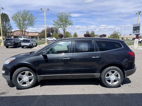 Used 2011 Chevrolet Traverse LT w/ Personal Connectivity Package AWD/4WD image 5