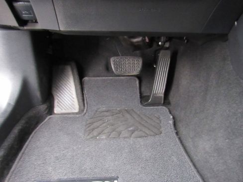 Used 2019 Toyota Avalon Limited image 16