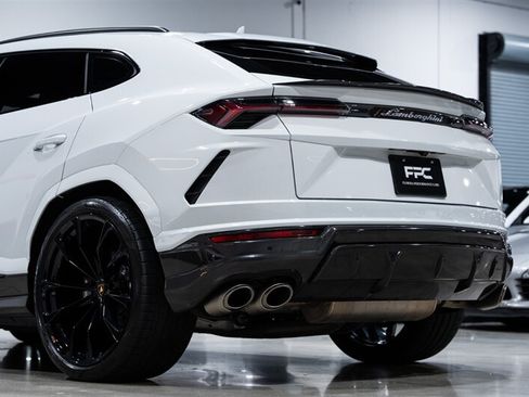 Used 2022 Lamborghini Urus AWD/4WD image 17