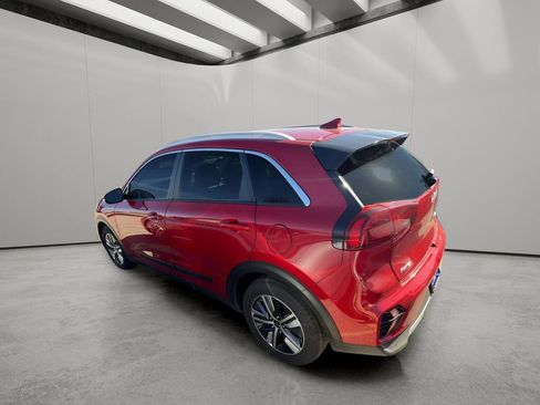 Used 2022 Kia Niro EX Premium image 4