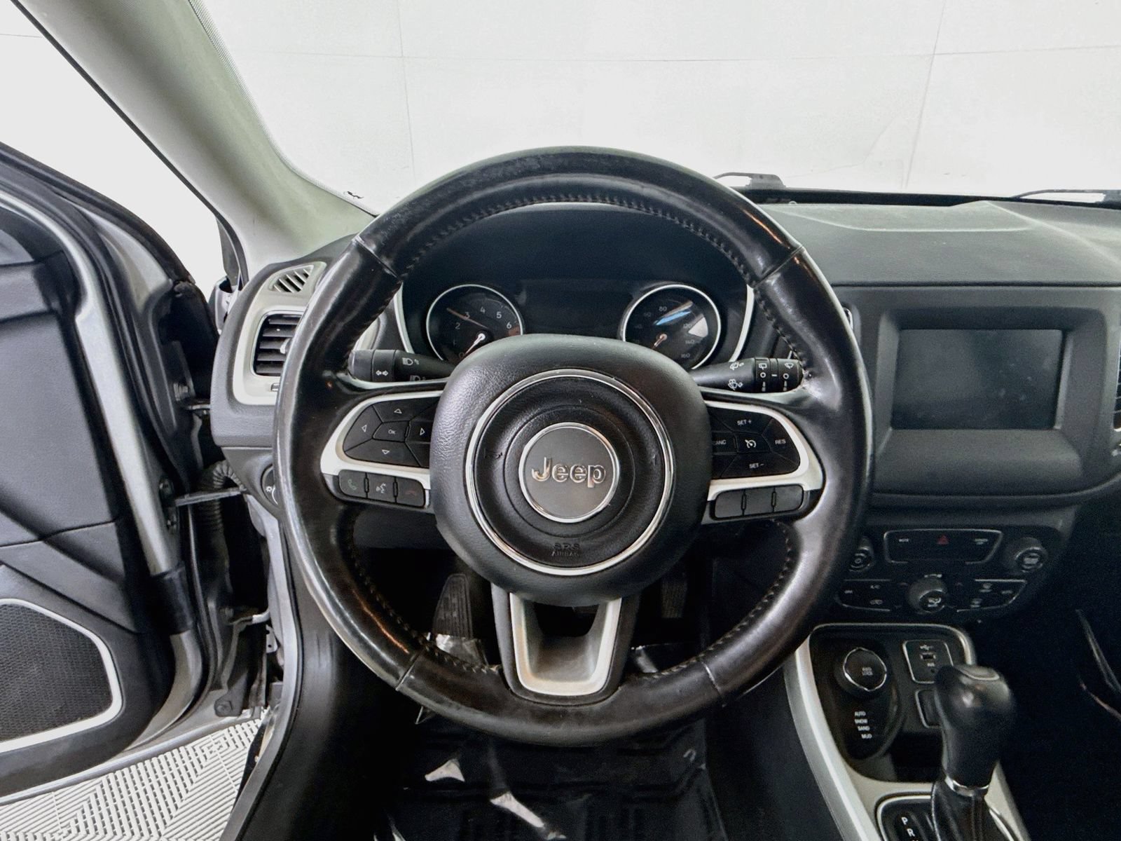 Used 2019 Jeep Compass Latitude w/ Popular Equipment Group AWD/4WD image 14
