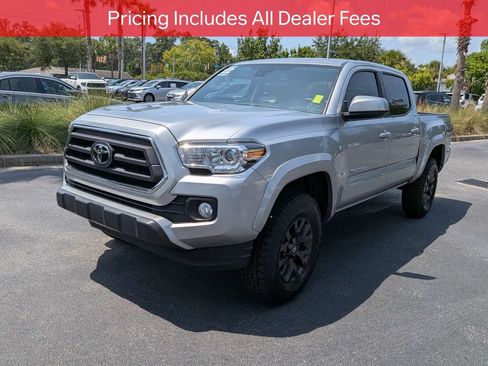 Certified 2022 Toyota Tacoma SR5 AWD/4WD image 10