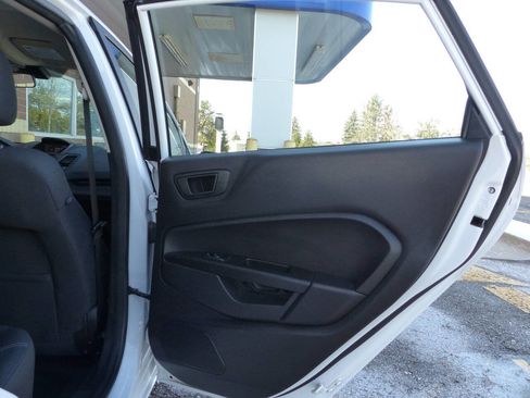 Used 2018 Ford Fiesta SE image 39