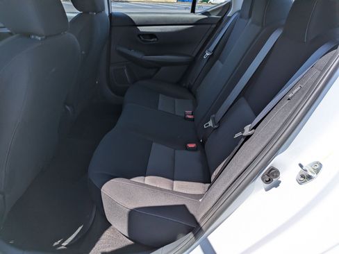 Used 2025 Nissan Sentra SV FWD image 29