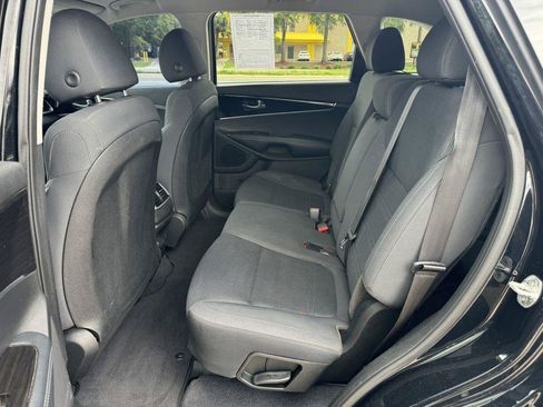 Used 2019 Kia Sorento L FWD image 12
