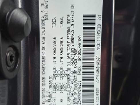 Used 2017 Toyota Tacoma TRD Off-Road image 30