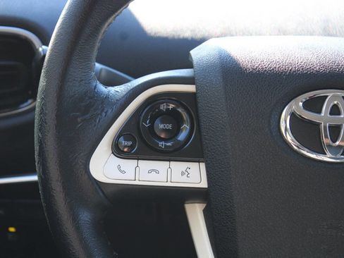 Used 2017 Toyota Prius Prime Premium image 37