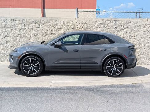 Certified 2026 Porsche Macan 4 Electric AWD/4WD image 2