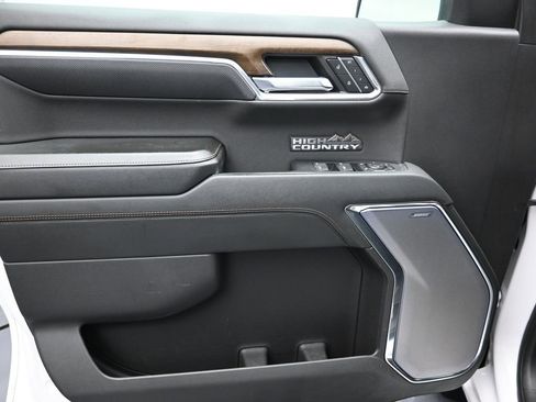 Used 2024 Chevrolet Silverado 1500 High Country image 15