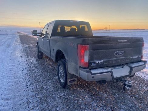 Used 2019 Ford F250 XLT w/ XLT Premium Package image 5