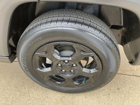 Used 2023 Jeep Compass Trailhawk AWD/4WD image 24
