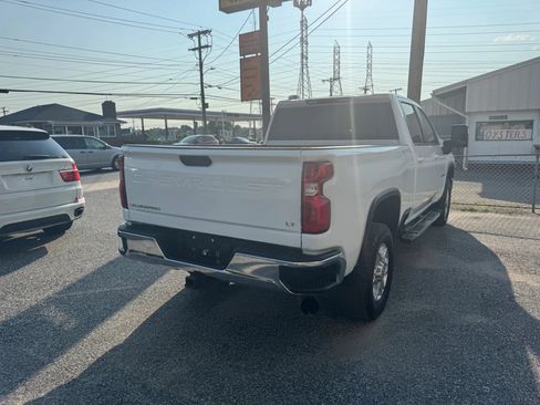 Used 2024 Chevrolet Silverado 2500 LT AWD/4WD image 6