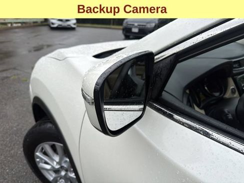 Used 2017 Nissan Rogue SV FWD image 7
