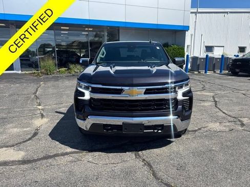 Used 2023 Chevrolet Silverado 1500 LT AWD/4WD image 3