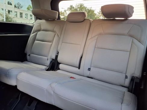 New 2025 Lincoln Navigator Reserve image 11