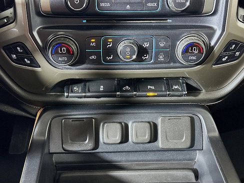 Used 2018 Chevrolet Silverado 1500 High Country AWD/4WD image 18