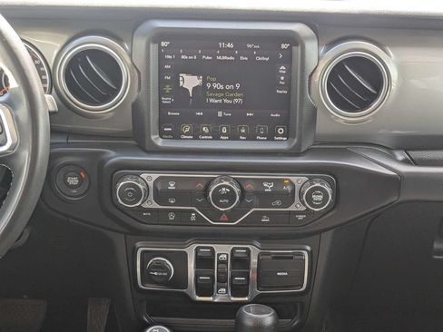 Used 2023 Jeep Wrangler Unlimited Sahara AWD/4WD image 17