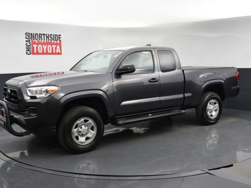 Used 2022 Toyota Tacoma SR image 8