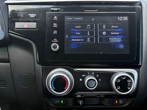 Used 2018 Honda Fit Sport image 25