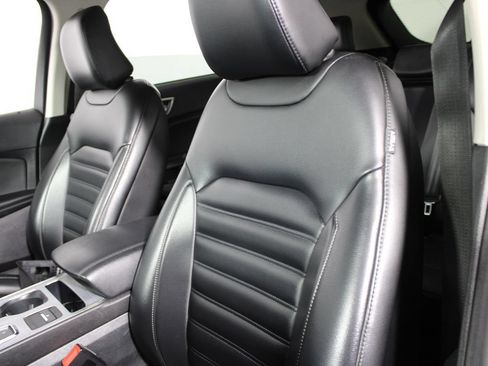 Used 2022 Ford Edge SEL AWD/4WD image 9