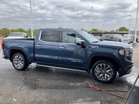New 2026 GMC Sierra 1500 Denali w/ Denali Reserve Package image 10